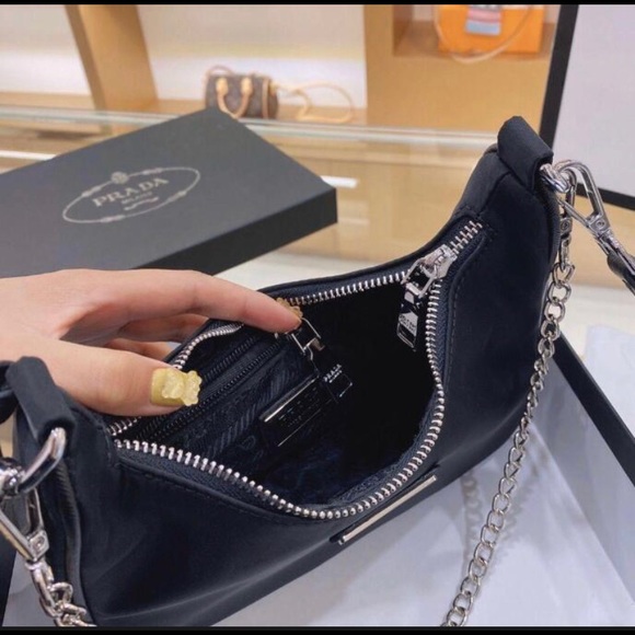 re edition nylon bag - Picture 2 of 11